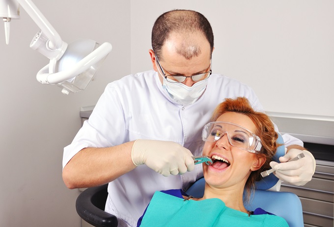 making-the-right-choice-root-canal-or-extraction